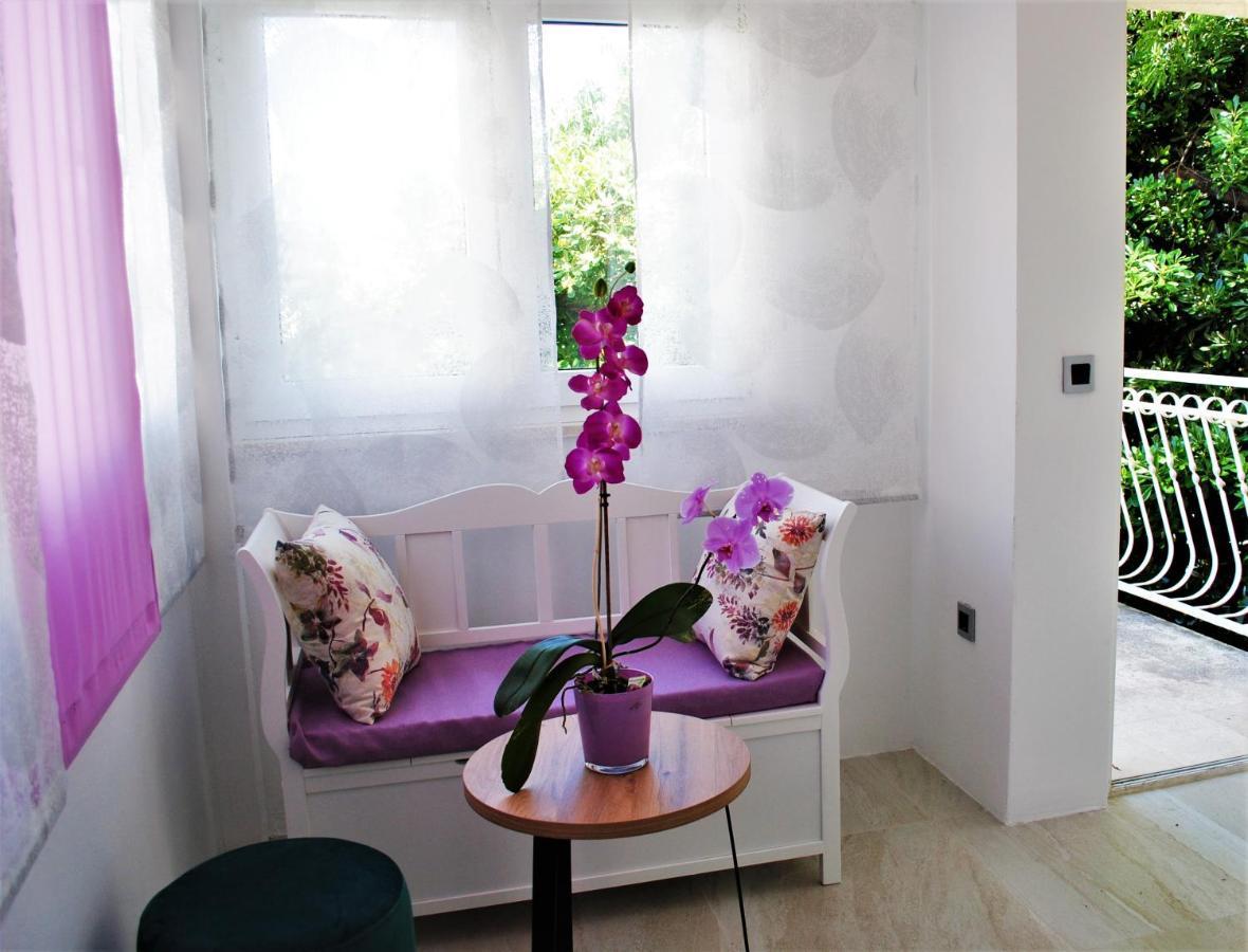 Split Symphony Veranda: Modern, New Apartment Exteriér fotografie